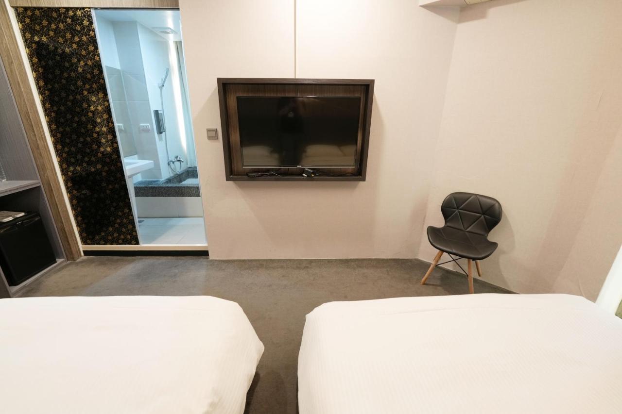 Meworld Hotel - Ximen تايبيه المظهر الخارجي الصورة