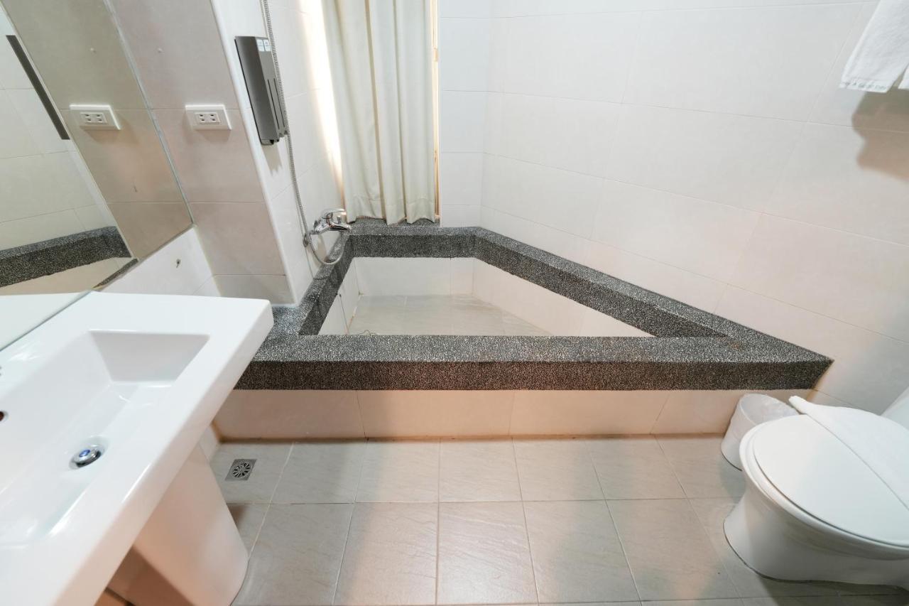 Meworld Hotel - Ximen تايبيه المظهر الخارجي الصورة