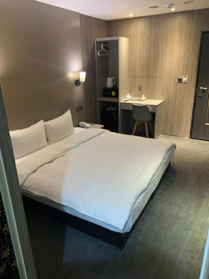 Meworld Hotel - Ximen تايبيه المظهر الخارجي الصورة
