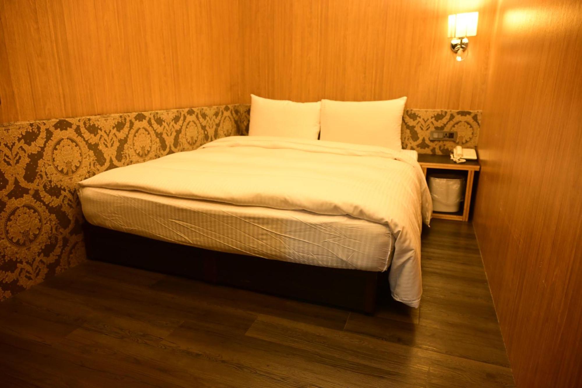 Meworld Hotel - Ximen تايبيه المظهر الخارجي الصورة